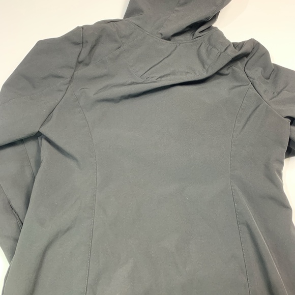 Calvin Klein Water Resistant Breathable Shell - Picture 4 of 12